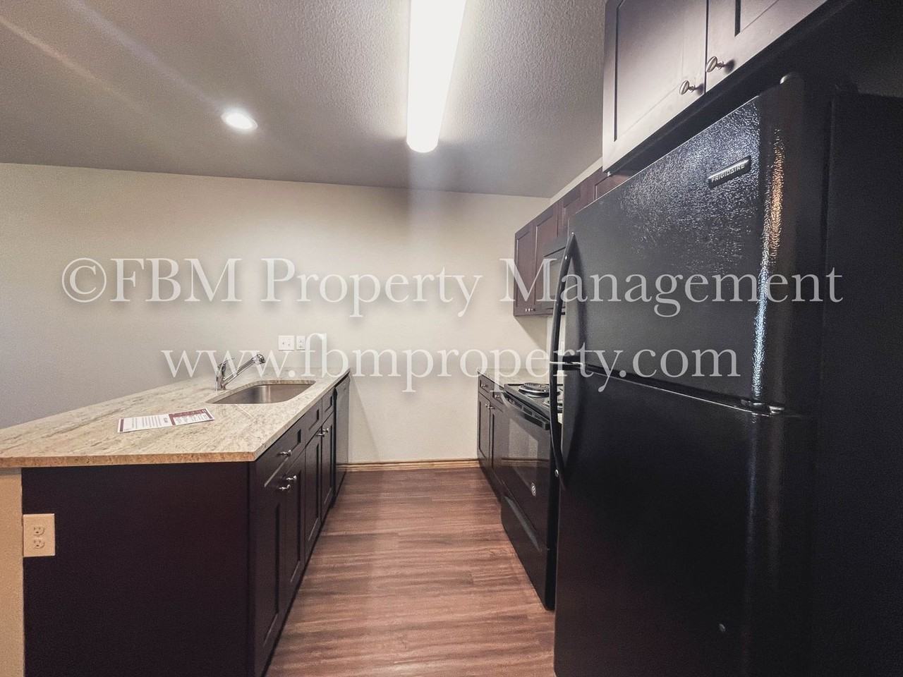460 Clark St - Photo 5 of 12