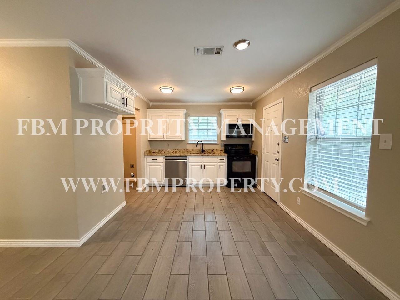 121 N 24th St #2 - Photo 3 of 15