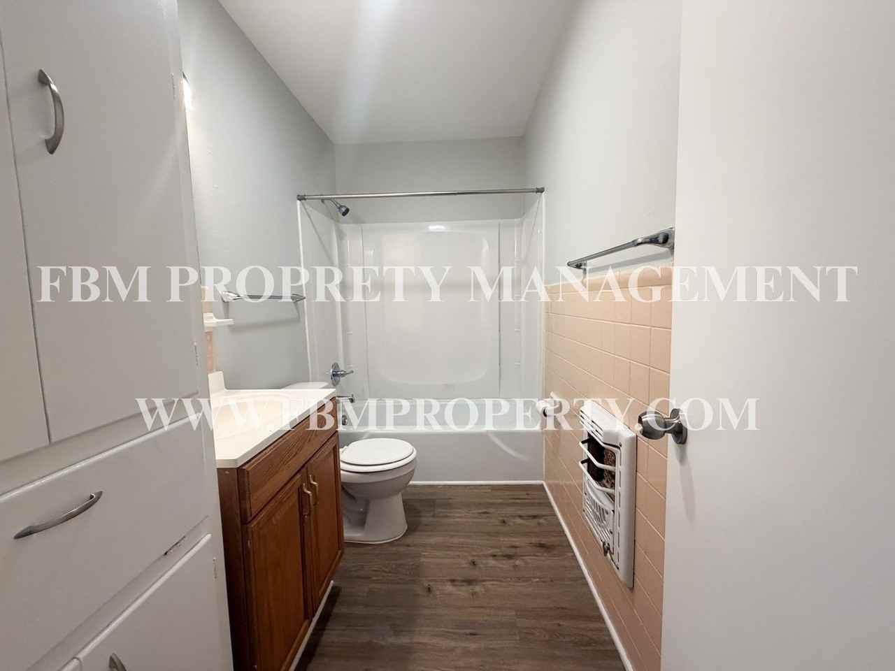 300 E San Saba St #3 - Photo 6 of 11