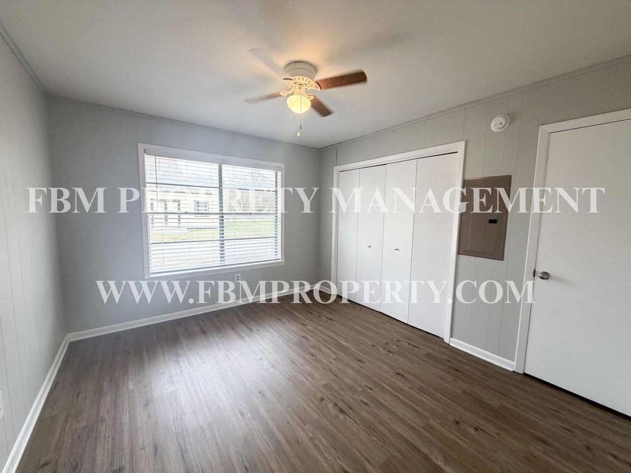 300 E San Saba St #3 - Photo 7 of 11
