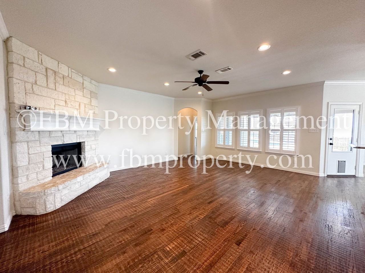 164 Horseshoe Bnd - Photo 6 of 35