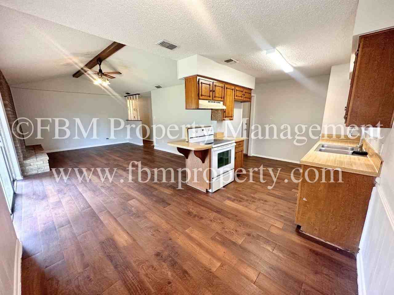 1708 Meadow Ln - Photo 6 of 21