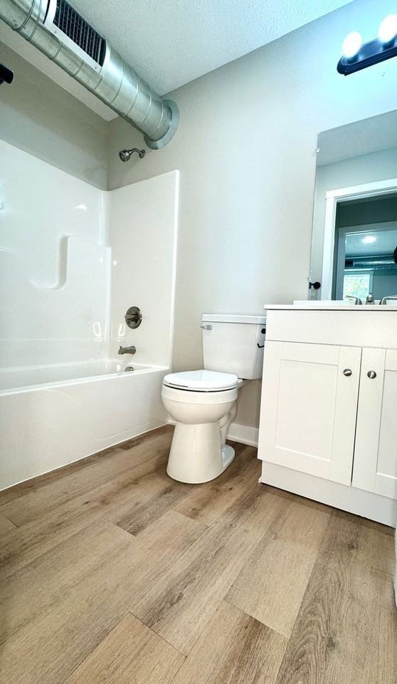 619 Amity Ave #2 - Photo 5 of 17