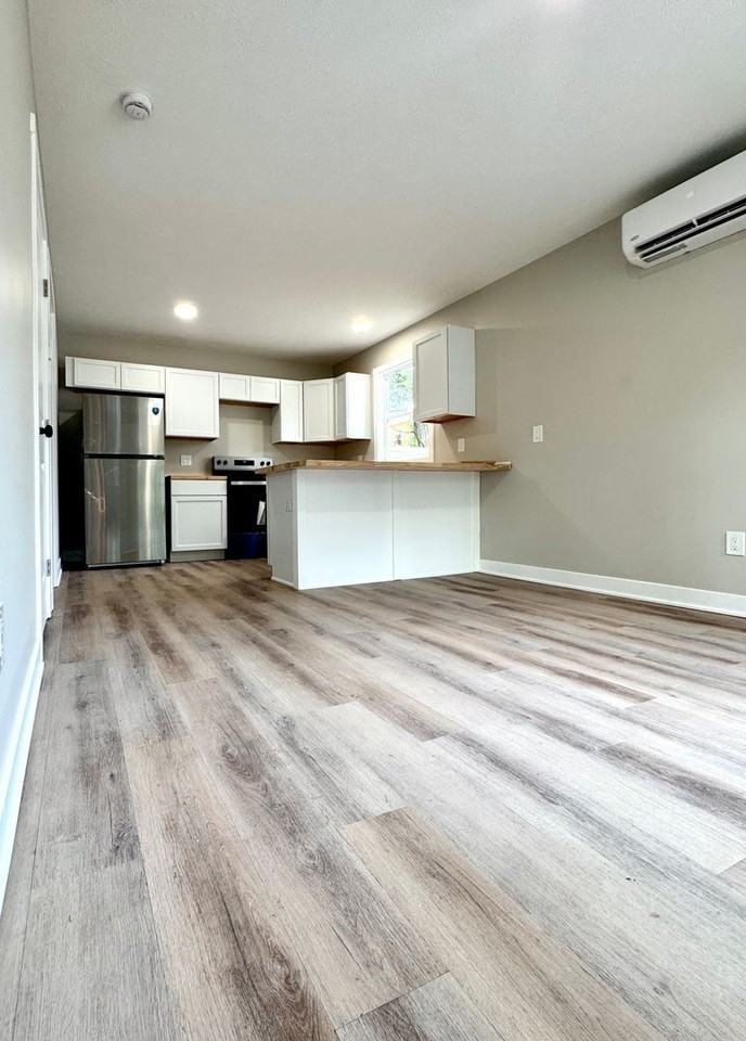 629 Amity Ave - Photo 2 of 7