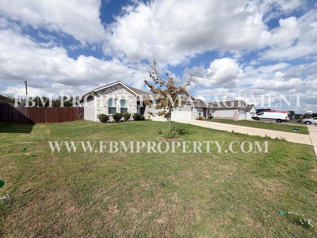 3708 Skylane Ave - Photo 2 of 28