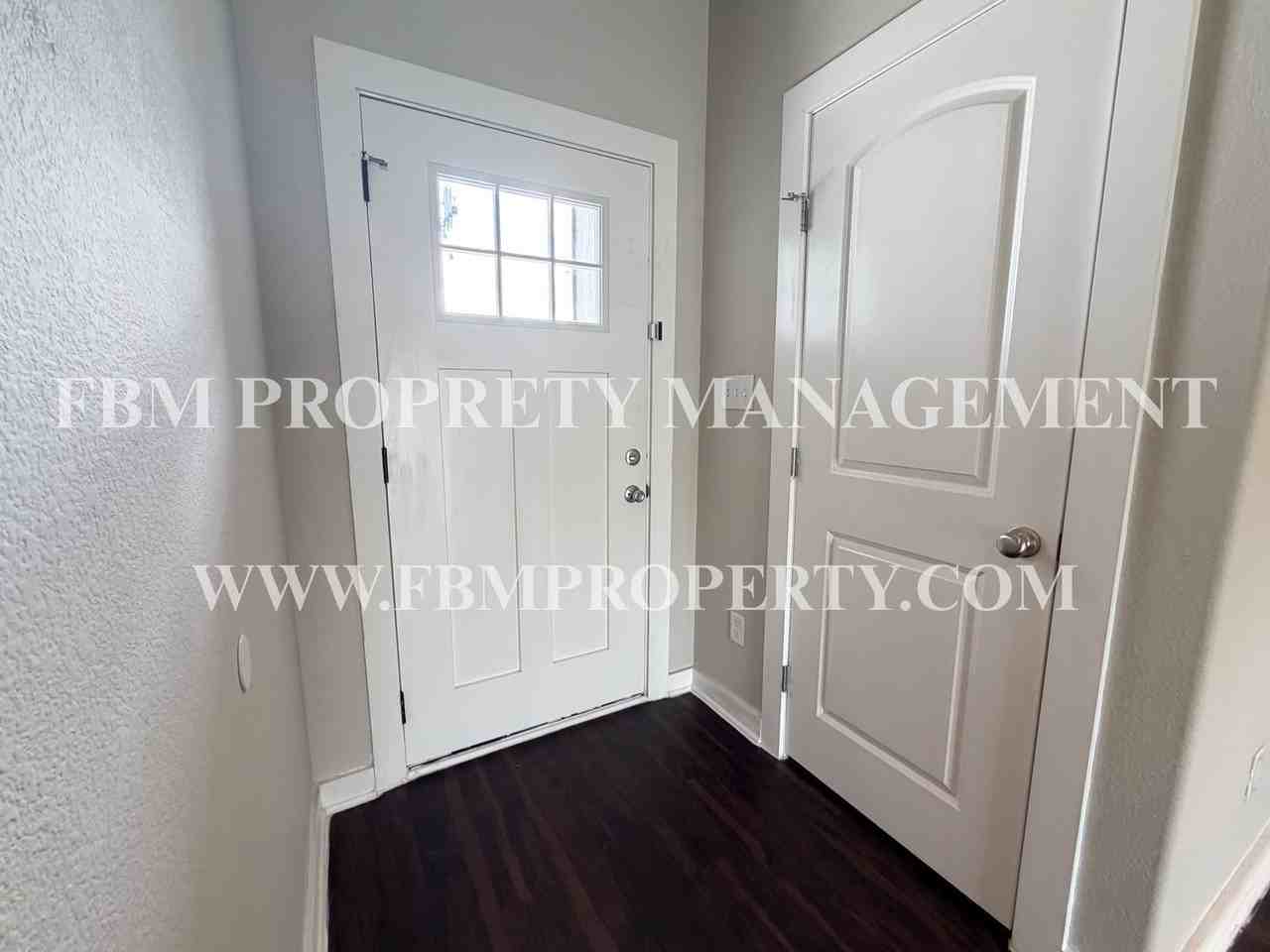 3708 Skylane Ave - Photo 4 of 28