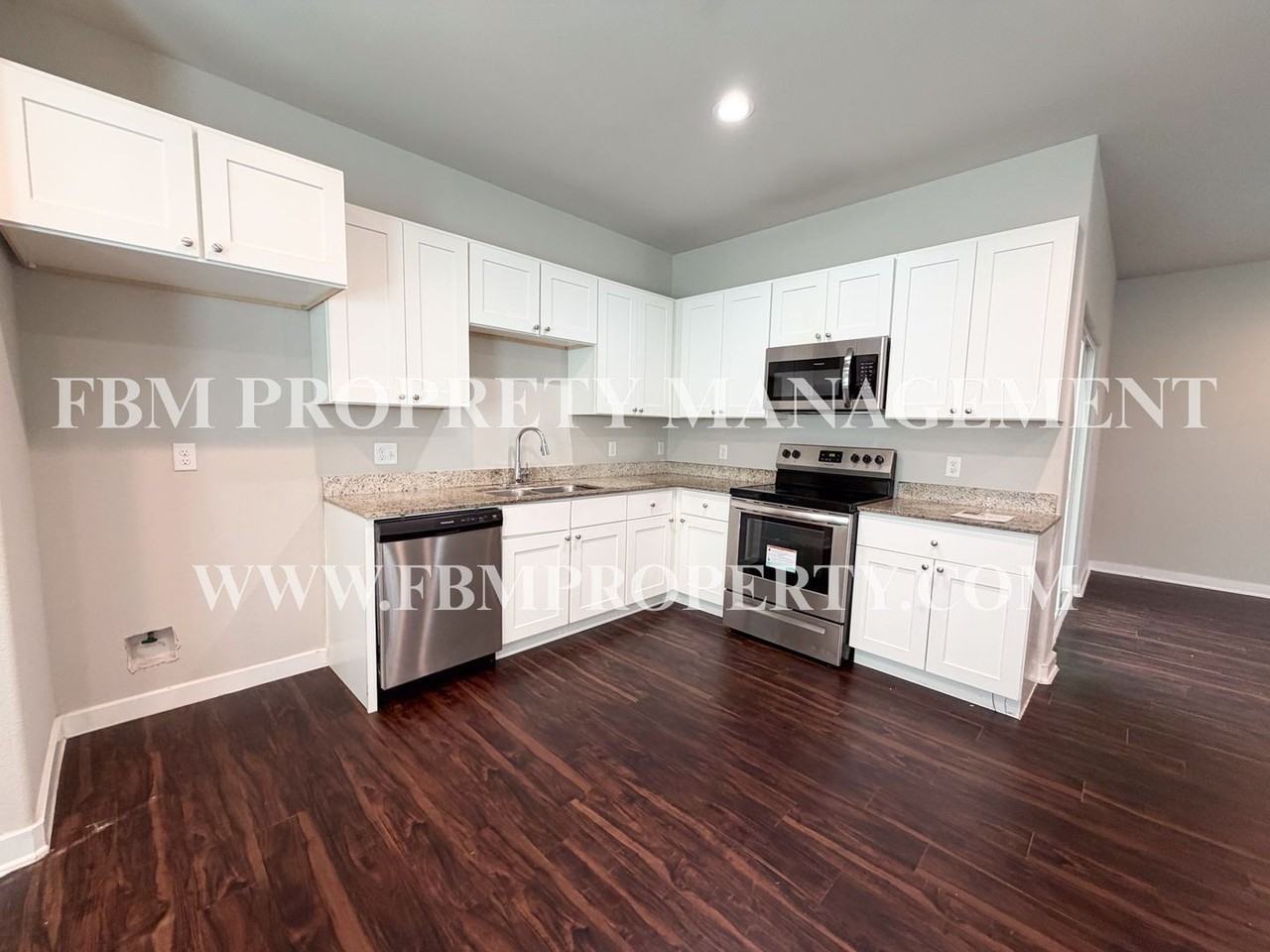 3708 Skylane Ave - Photo 7 of 28