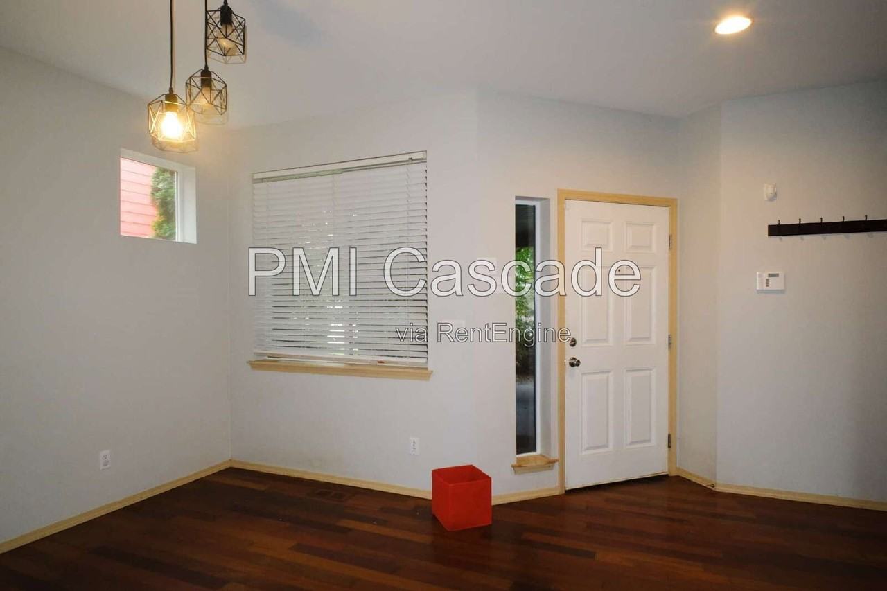 9416 200th St E - Photo 4 of 38