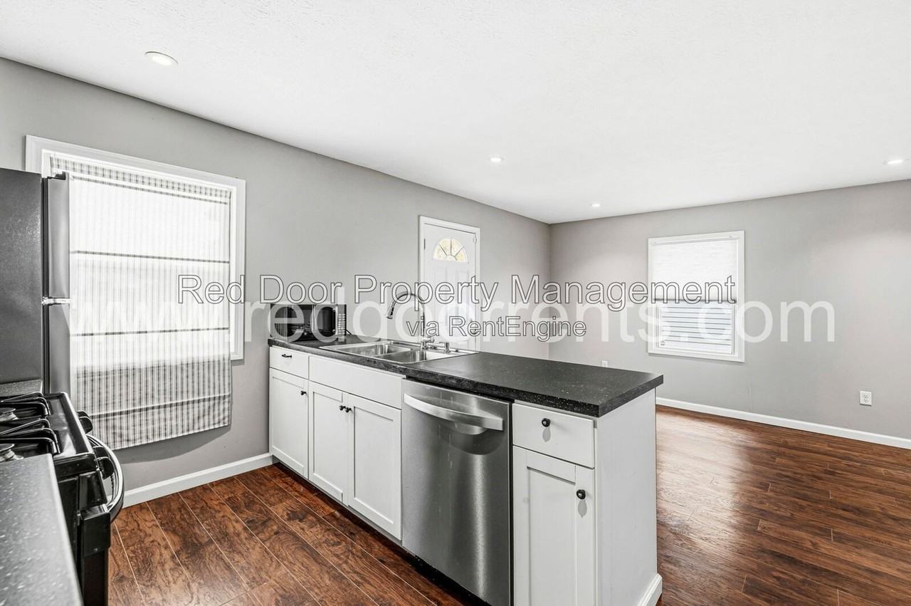 3825 E 11th St - Photo 5 of 27
