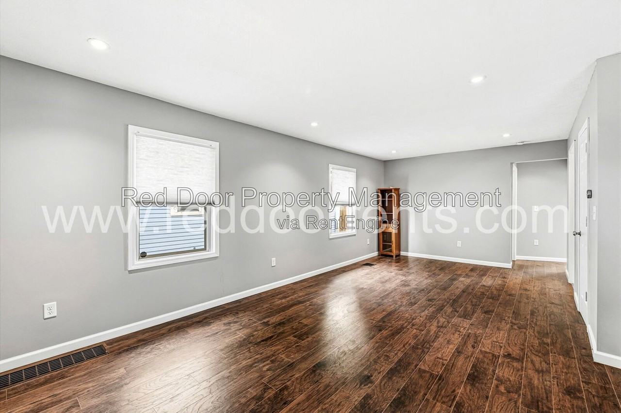 3825 E 11th St - Photo 7 of 27