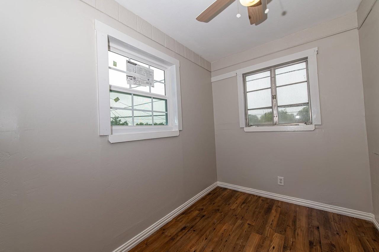 7110 Mchenry St - Photo 5 of 8
