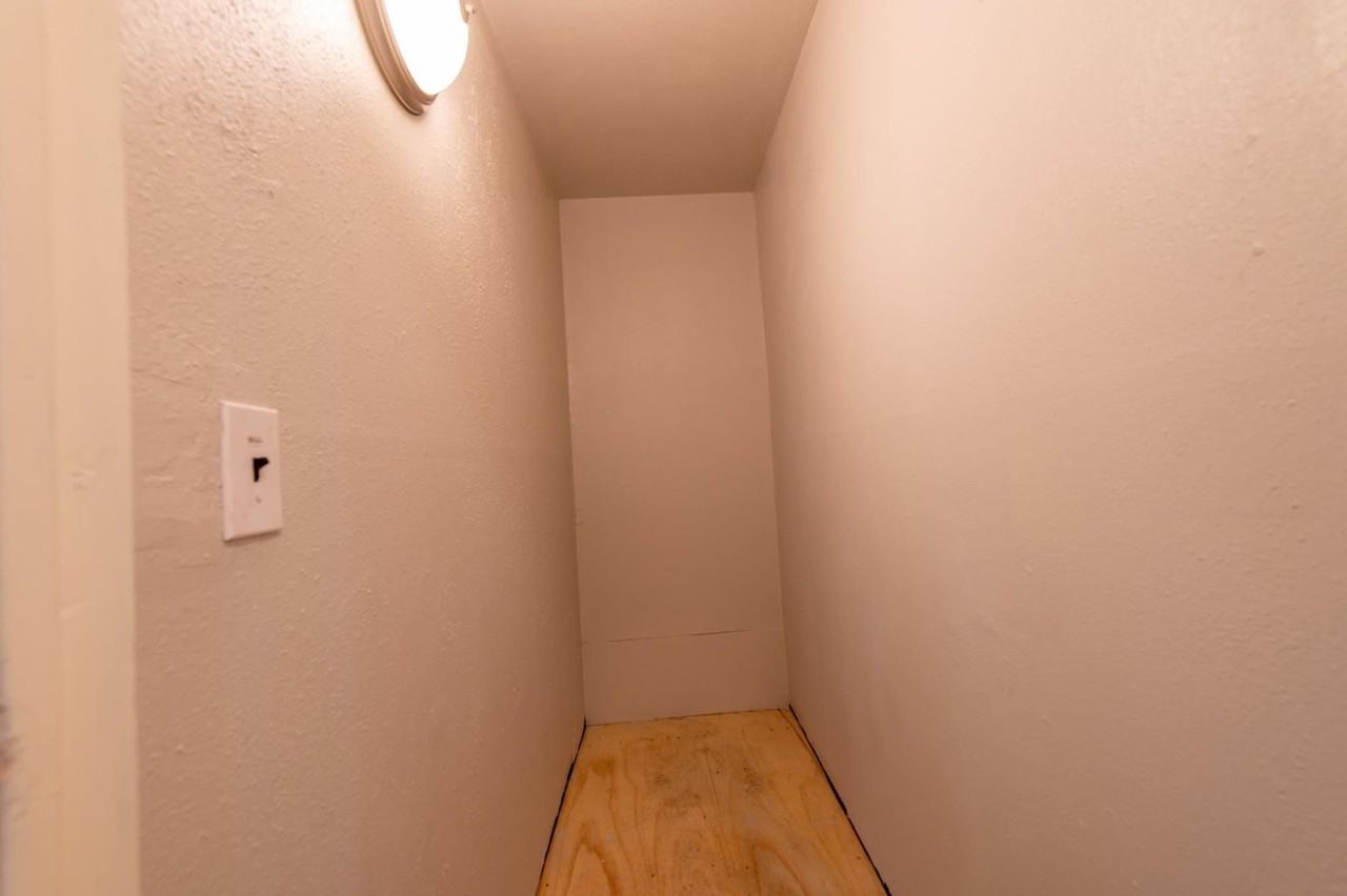 7110 Mchenry St - Photo 6 of 8