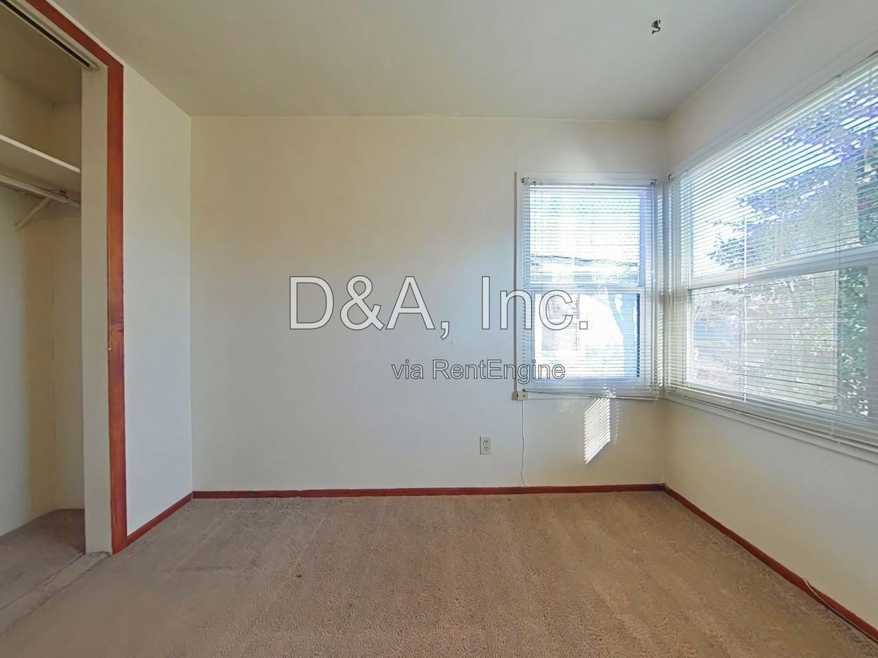 836 Nw 34th St - Photo 6 of 13