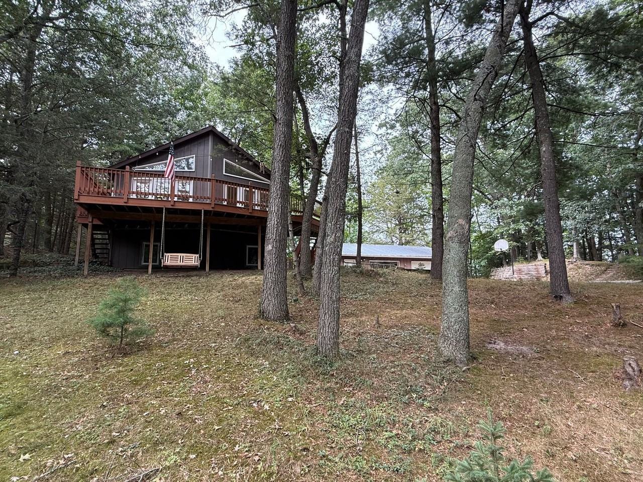 5700 Lakeshore Ct - Photo 2 of 30