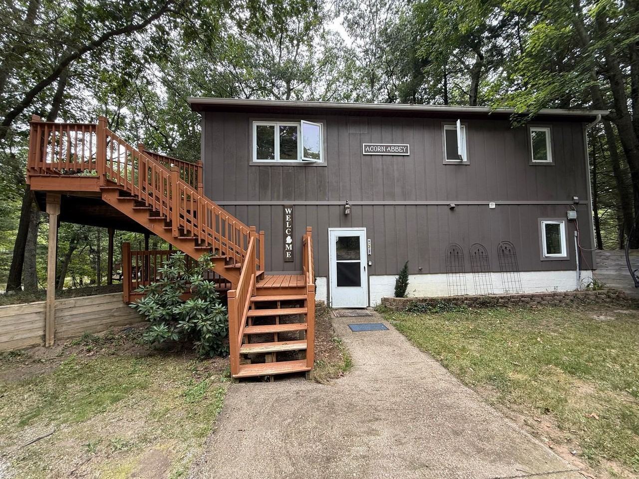 5700 Lakeshore Ct - Photo 7 of 30