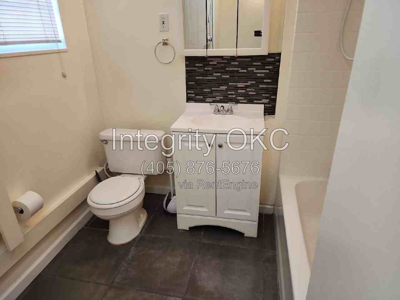 4704 N Asbury Ave - Photo 6 of 12