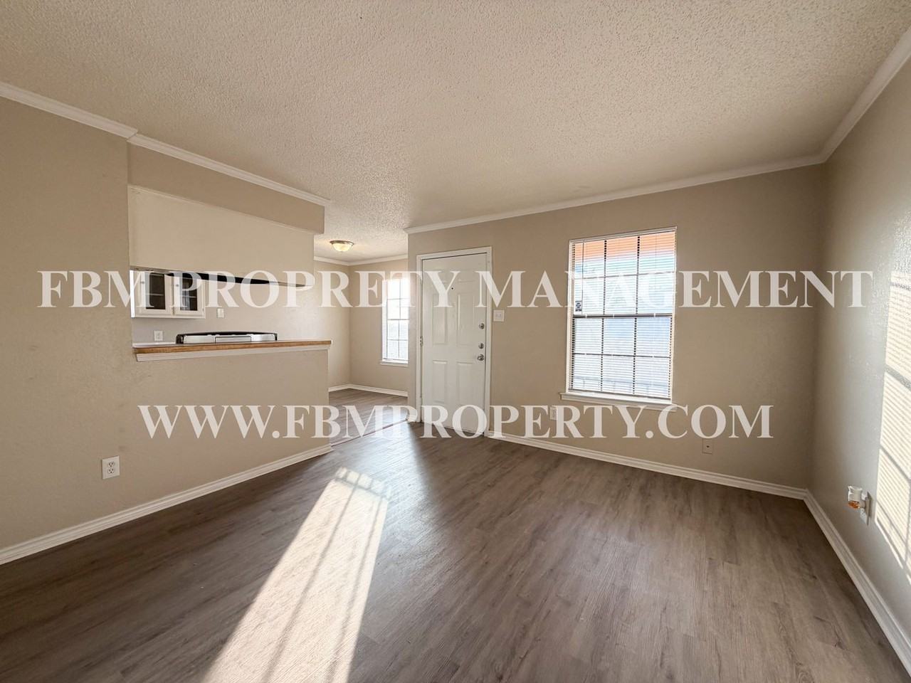 310 Kings Way Dr #D - Photo 2 of 18