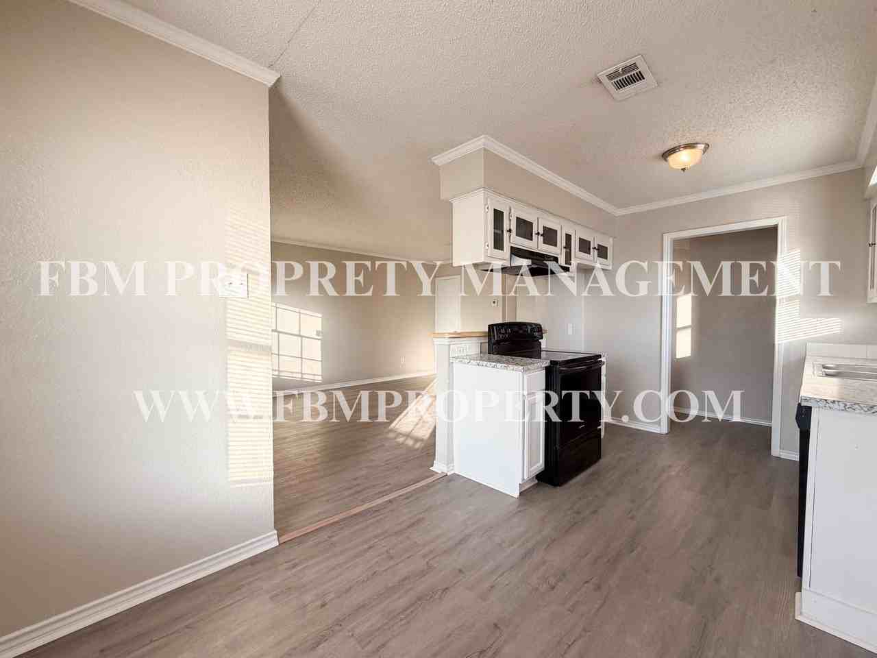310 Kings Way Dr #D - Photo 3 of 18