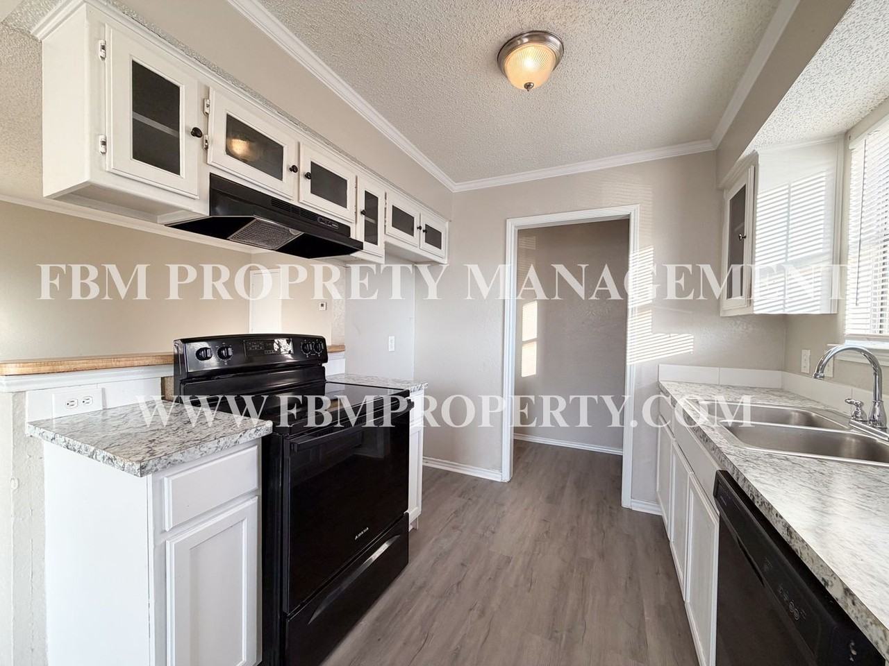 310 Kings Way Dr #D - Photo 4 of 18