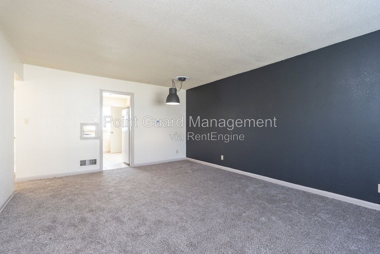 6112 E Oakwood Dr #1 - Photo 2 of 25