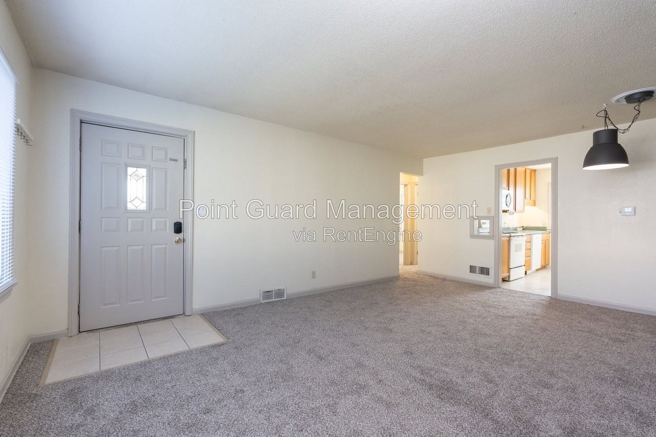 6112 E Oakwood Dr #1 - Photo 6 of 25