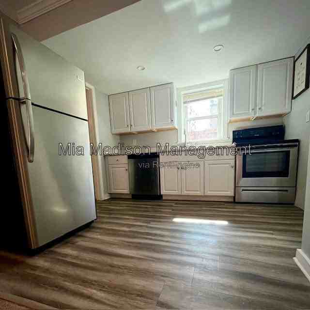 1415 E 42nd St #2 - Photo 5 of 25