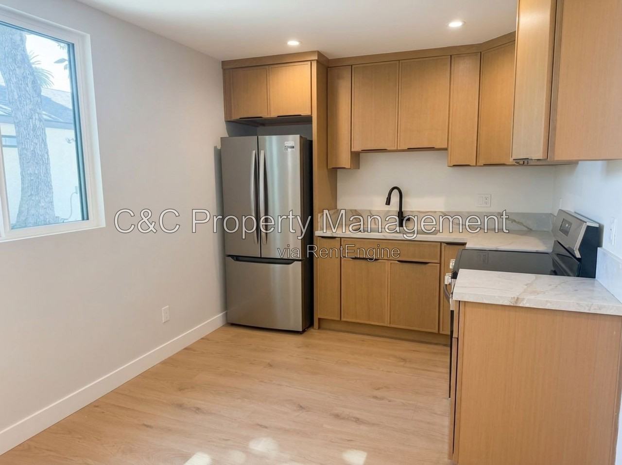 1649 E 50th St - Photo 2 of 10