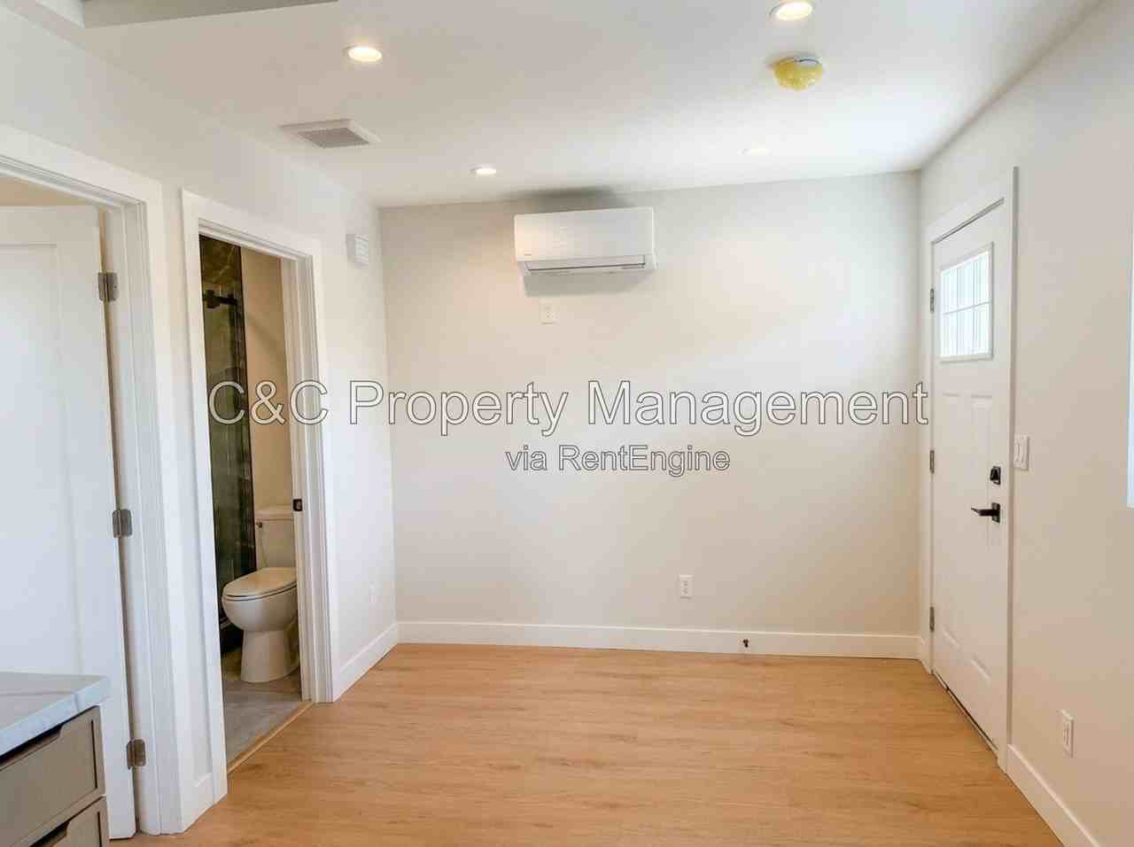 1649 E 50th St - Photo 4 of 10