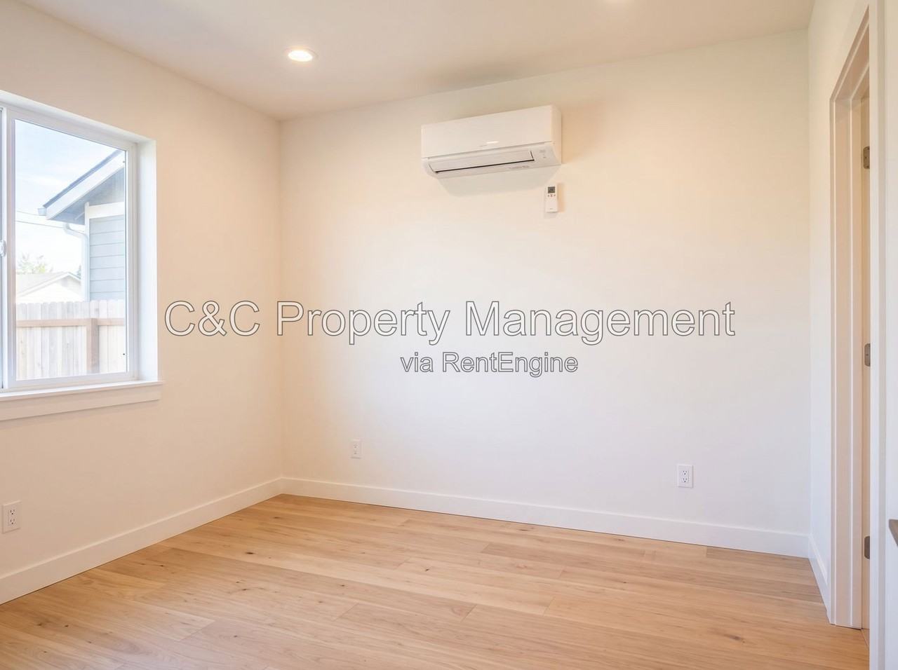 1649 E 50th St - Photo 5 of 10