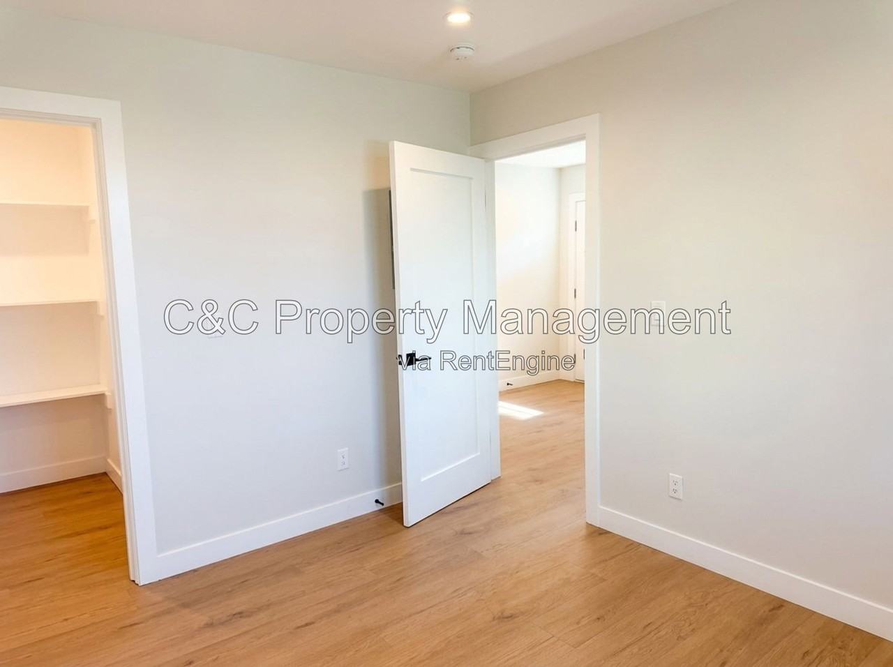 1649 E 50th St - Photo 6 of 10