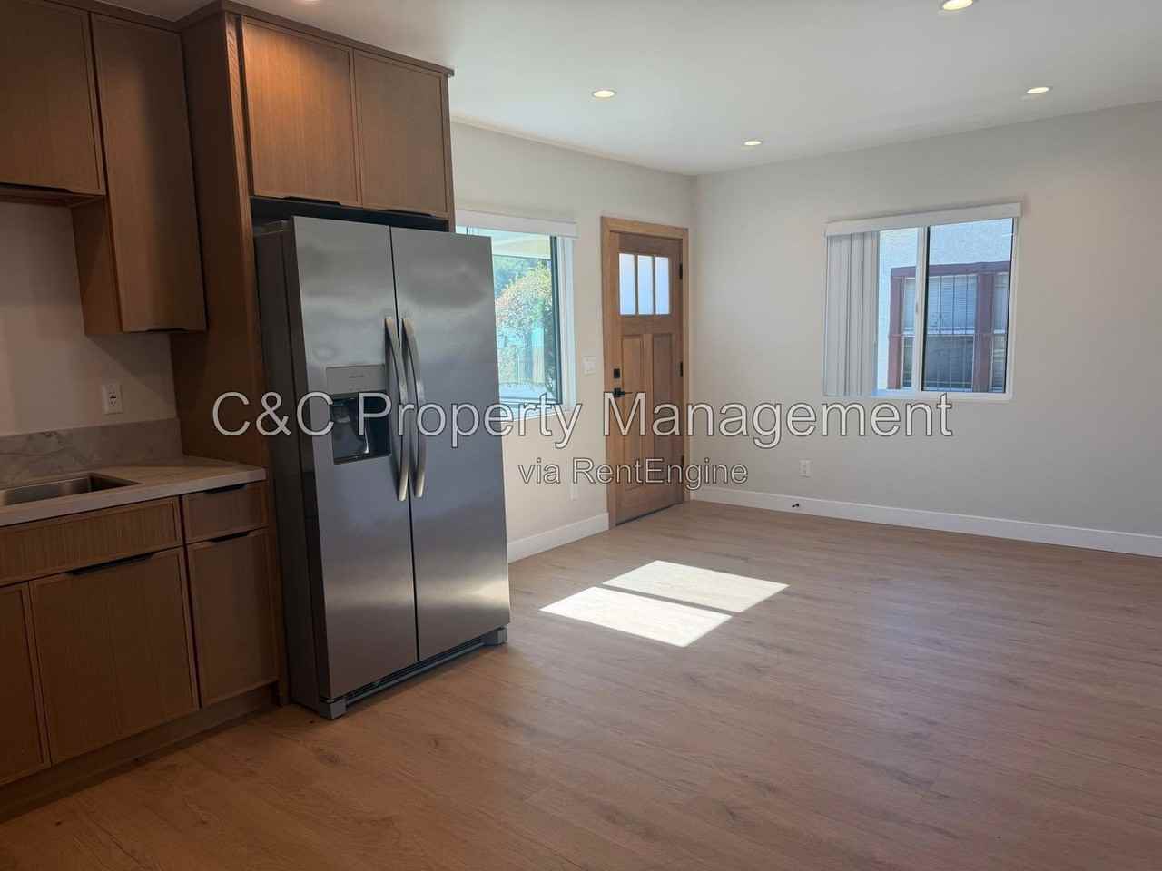 1647 E 50th St - Photo 5 of 16