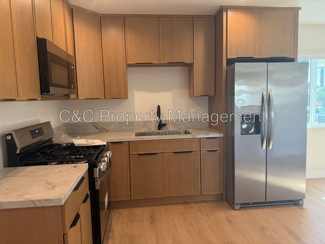 1647 E 50th St - Photo 6 of 16