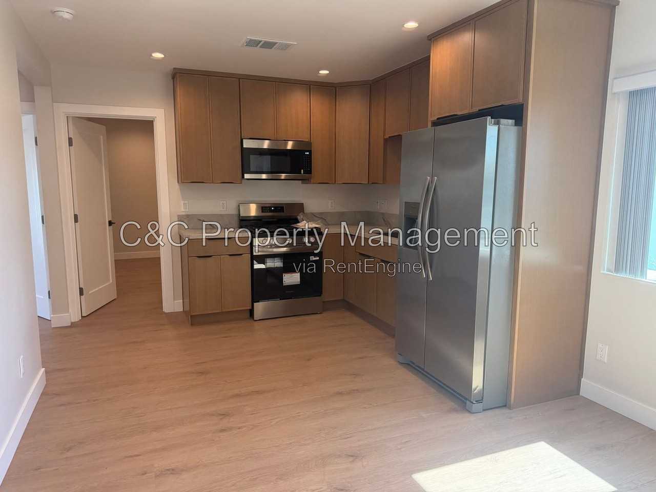 1647 E 50th St - Photo 7 of 16