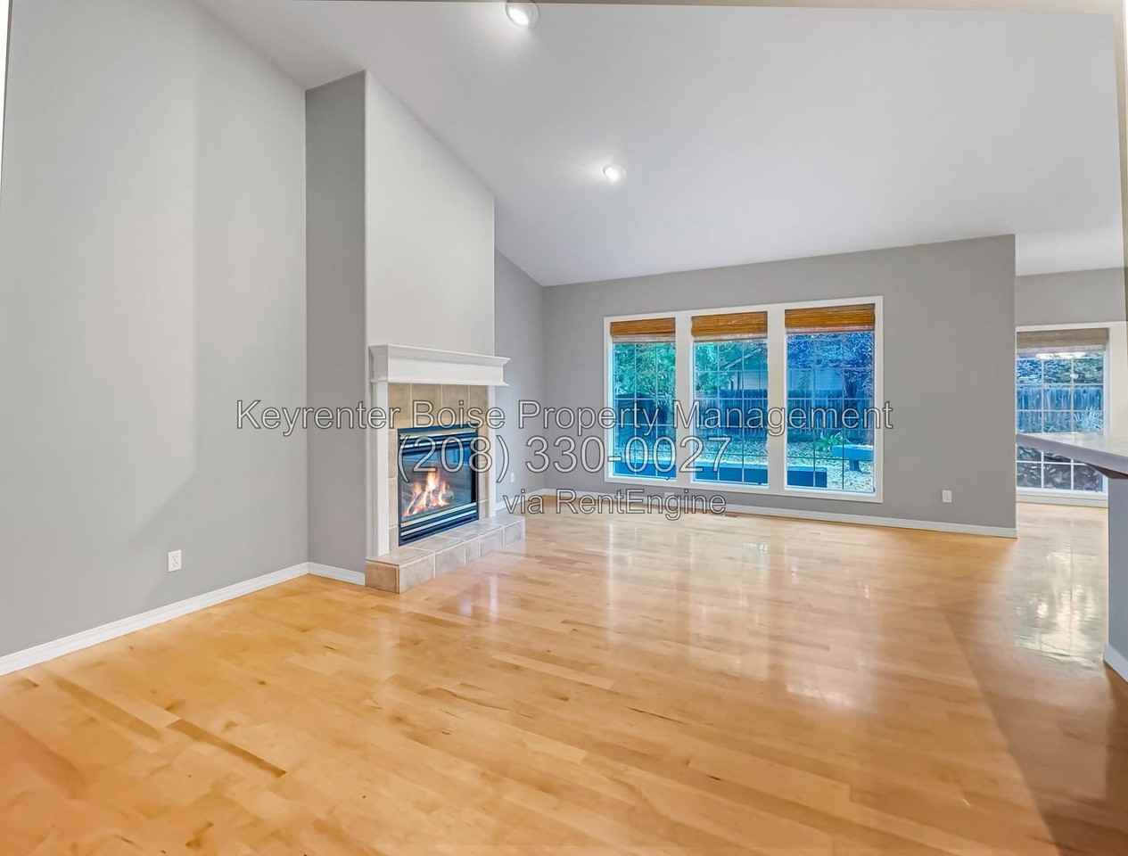 2440 E Bancroft Ct - Photo 4 of 26