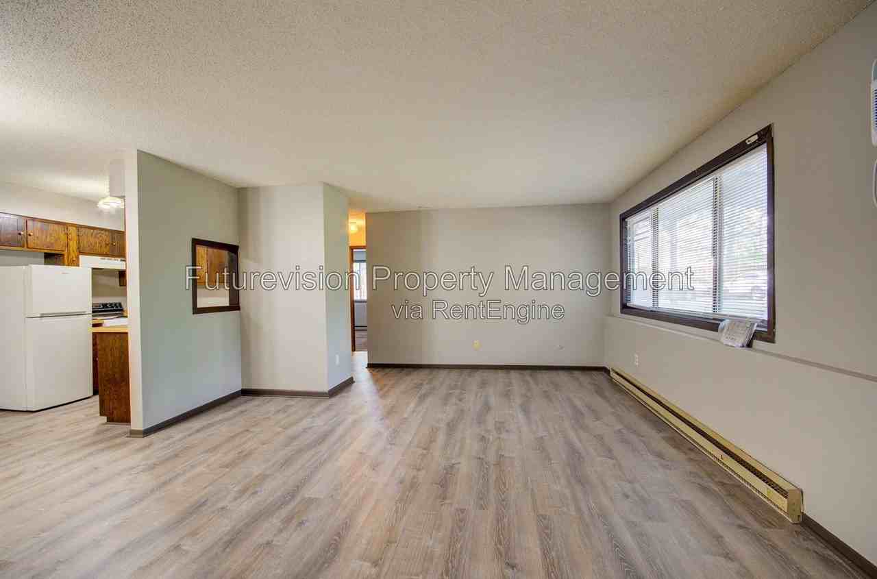 2230 Oneida St #302 - Photo 3 of 11