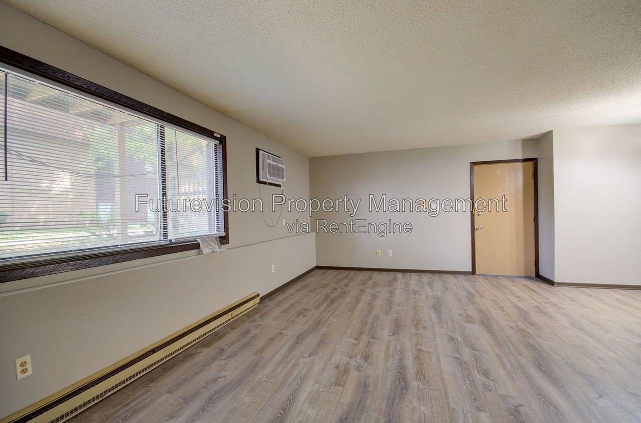 2230 Oneida St #302 - Photo 4 of 11