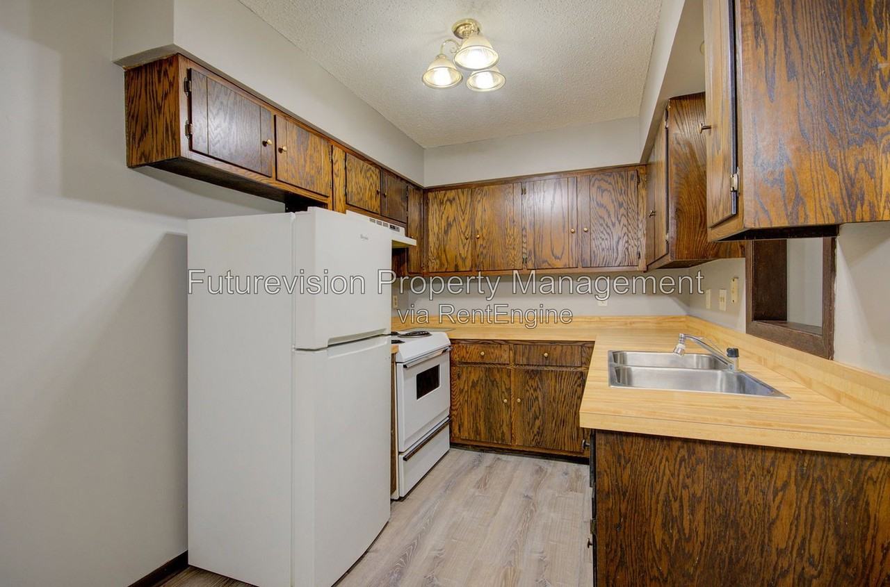 2230 Oneida St #302 - Photo 6 of 11
