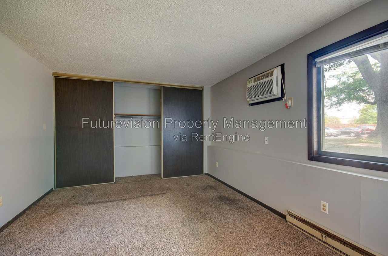 2230 Oneida St #302 - Photo 7 of 11