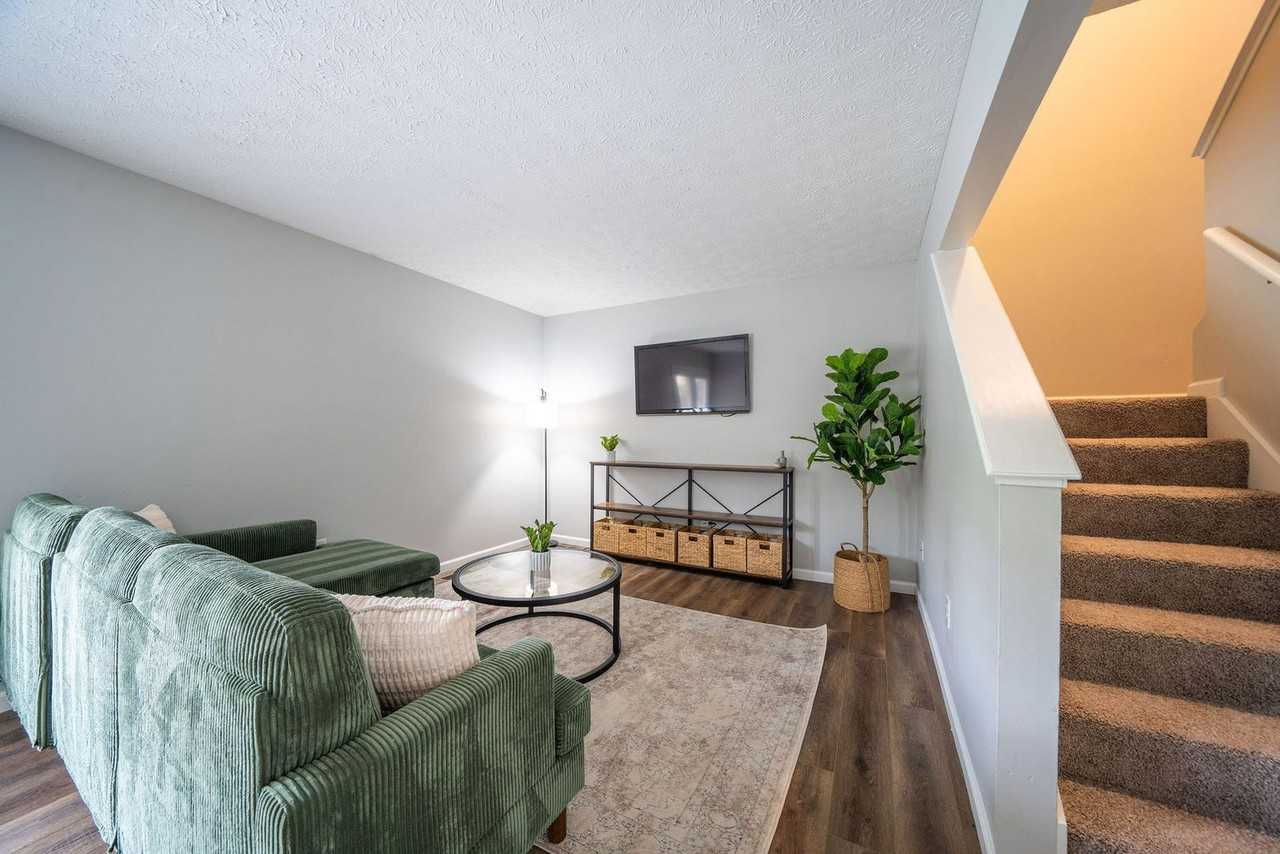 3148 Griggsview Ct - Photo 2 of 17