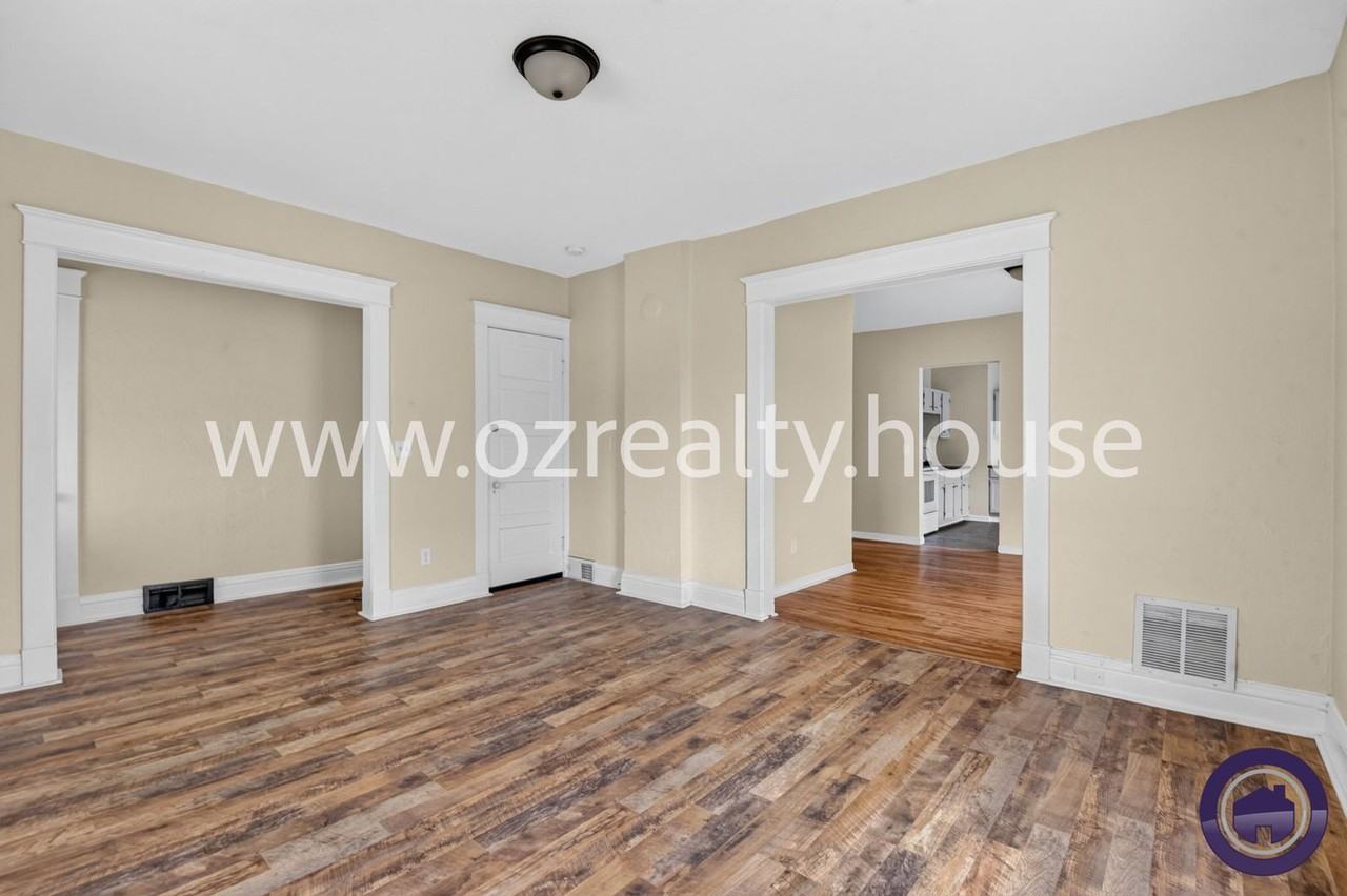 441 Nevada St - Photo 4 of 17