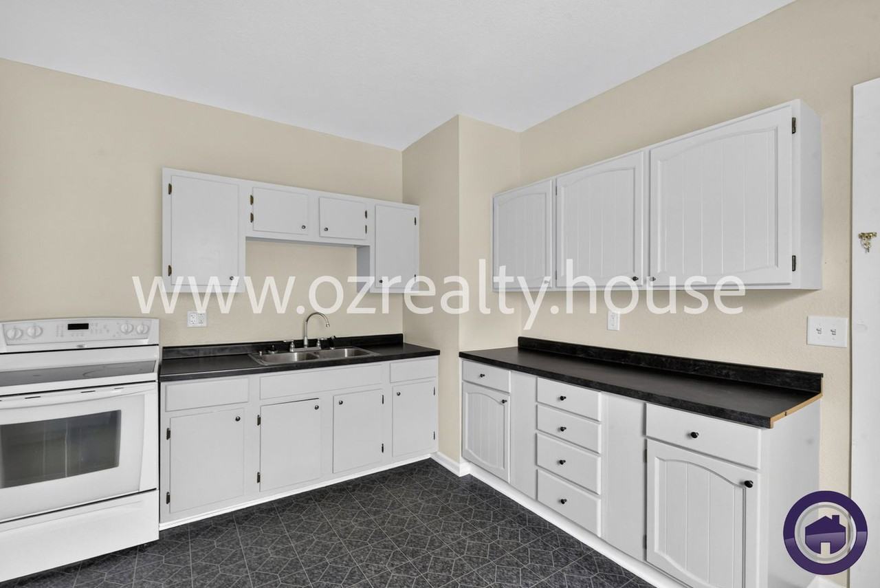 441 Nevada St - Photo 5 of 17