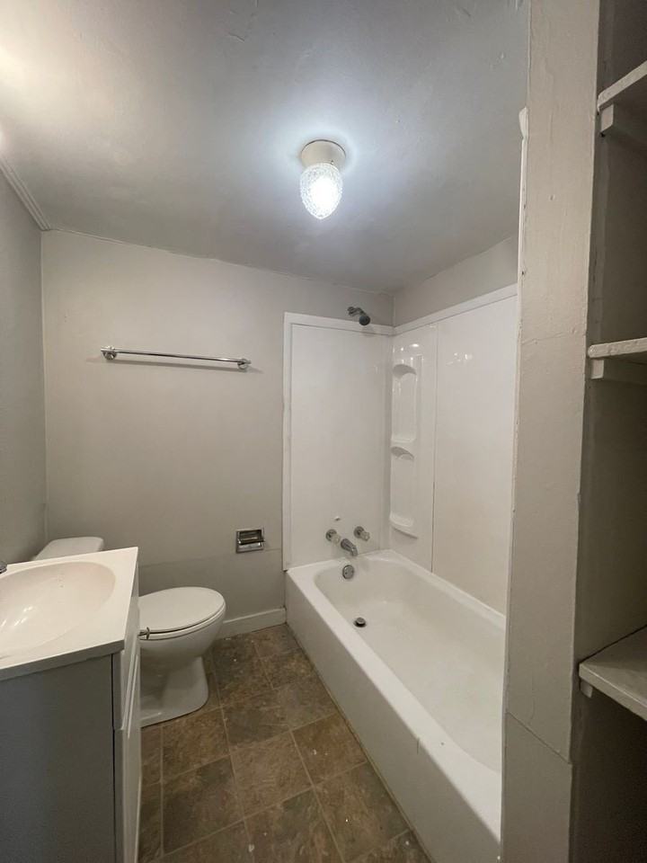 3373 Vineville Ave #5 - Photo 6 of 10