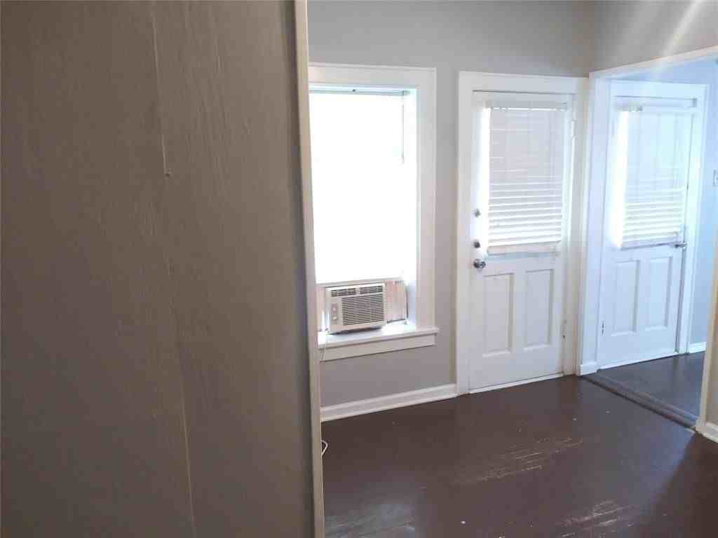 4620 Clay St #B - Photo 3 of 16