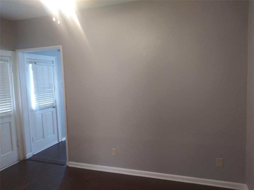 4620 Clay St #B - Photo 4 of 16
