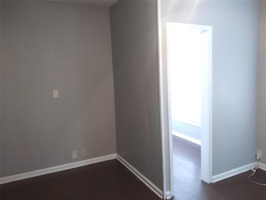 4620 Clay St #B - Photo 5 of 16