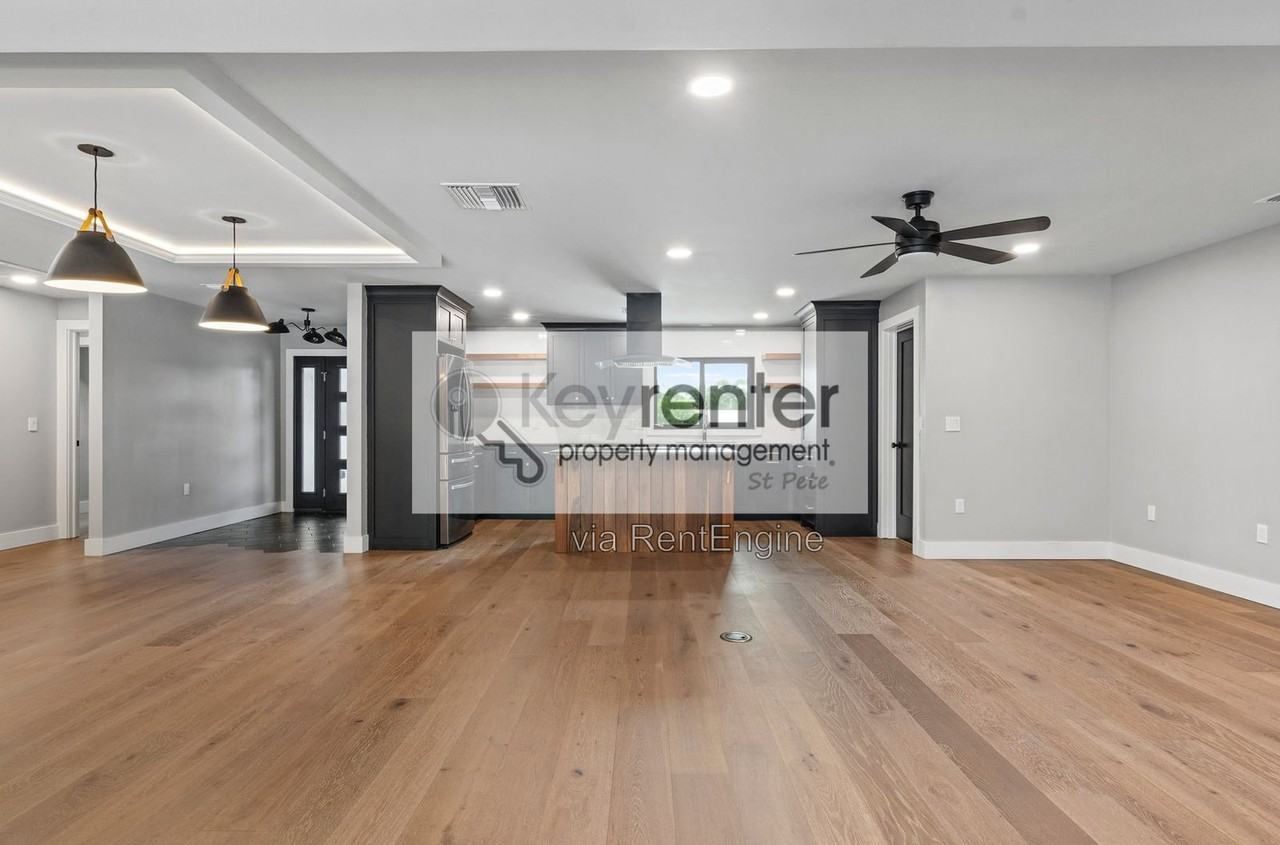 10464 Hetrick Cir W - Photo 7 of 41