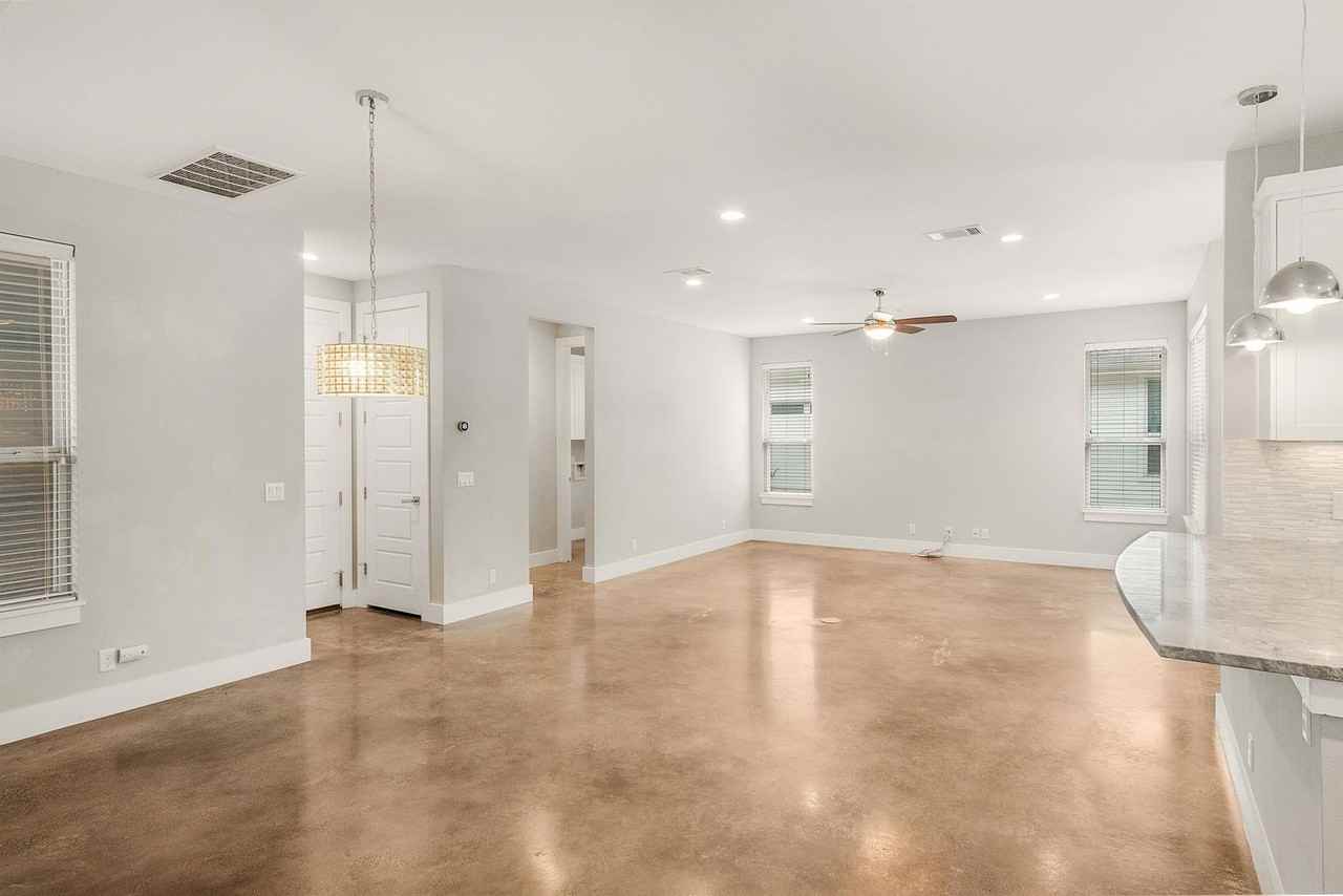 703 E 49th St #B - Photo 7 of 28