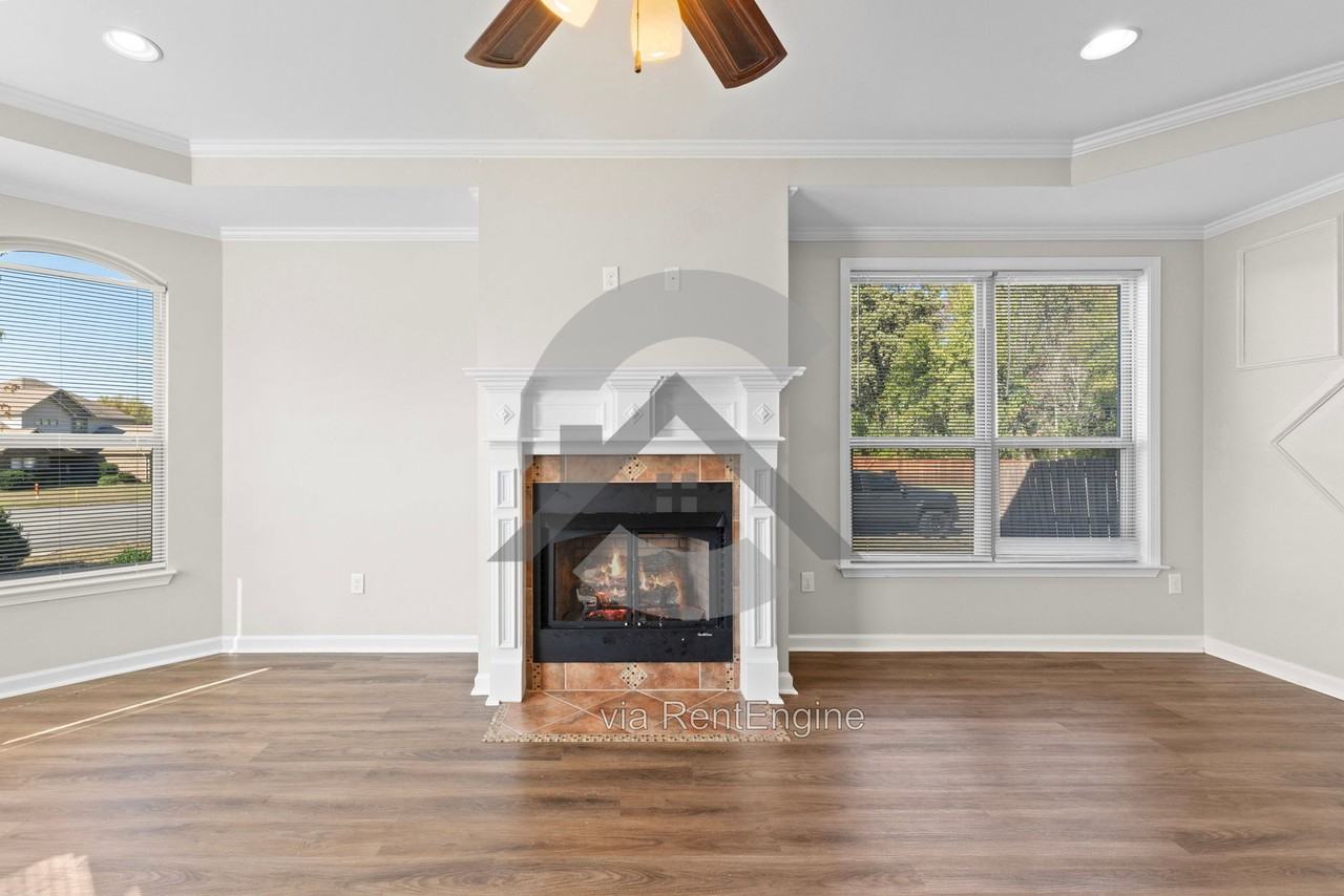 3030 Plateau Dr - Photo 4 of 23