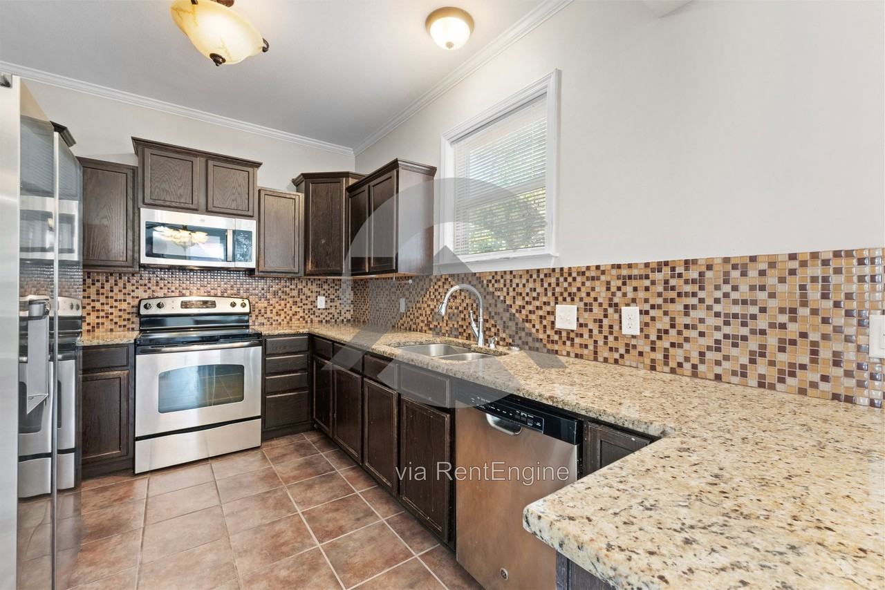 3030 Plateau Dr - Photo 7 of 23