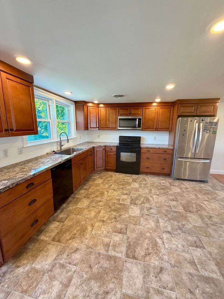 719 W High St - Photo 4 of 31